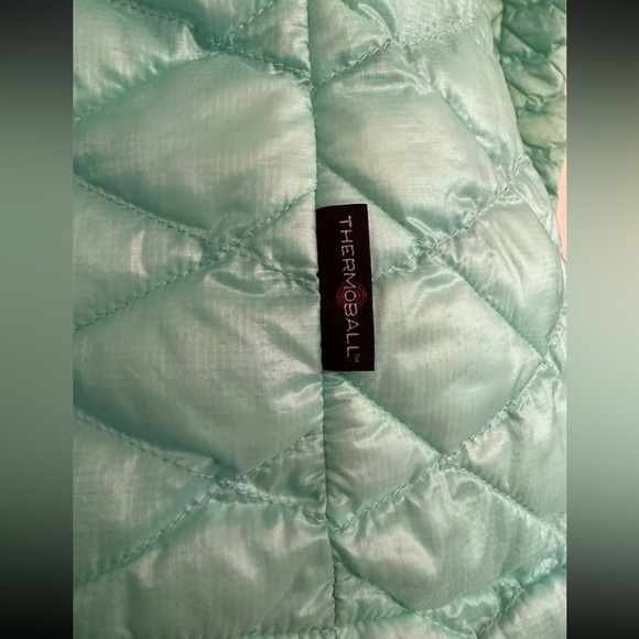 NORTH FACE Thermoball Jacket. Cruelty-Free. - Picture 9 of 10